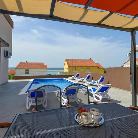 Holiday home Cozy In With Wifi Maslenica