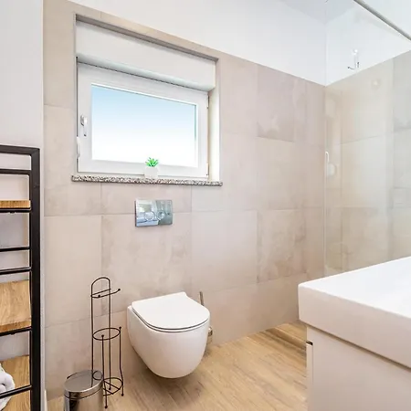 Cozy In With Wifi Maslenica